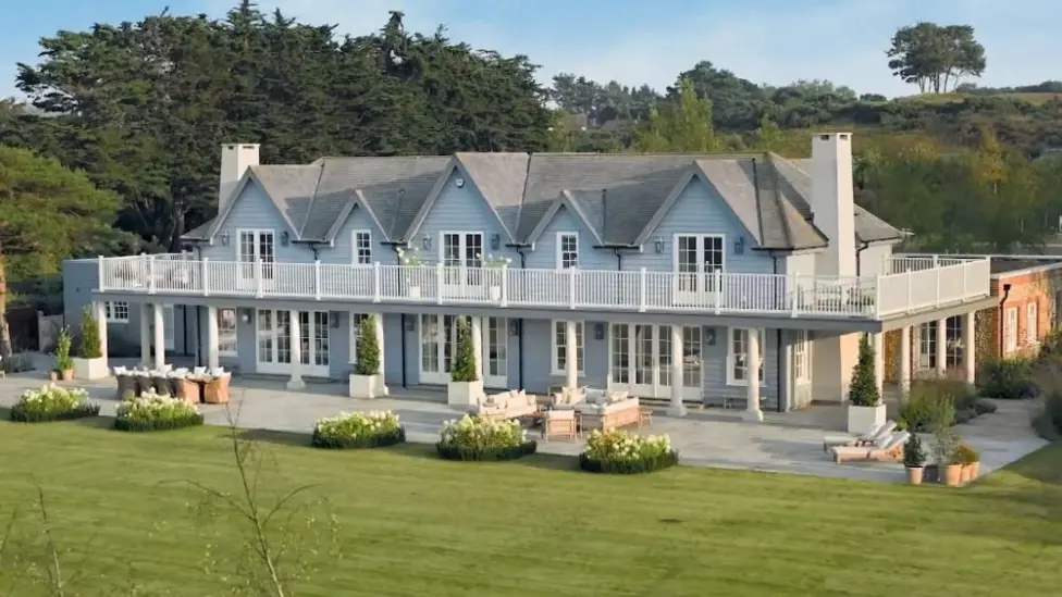 Couple Wins £6M Mansion After Planning Dispute Resolved in Blakeney, Norfolk
