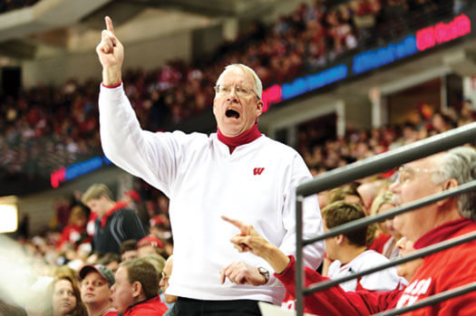 Phil Dzik, Beloved “Sweater Guy” and Wisconsin Badgers Hockey Icon, Passes Away at 81